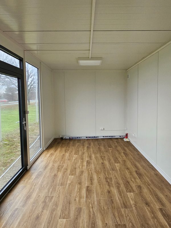 Verkaufspavillon mit bodentiefen Fenstern 18 RAL 7016 6